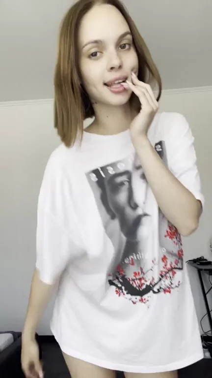 DO YOU WANT ME TO TWERK WHILE YOUR COCK IS INSIDE ME