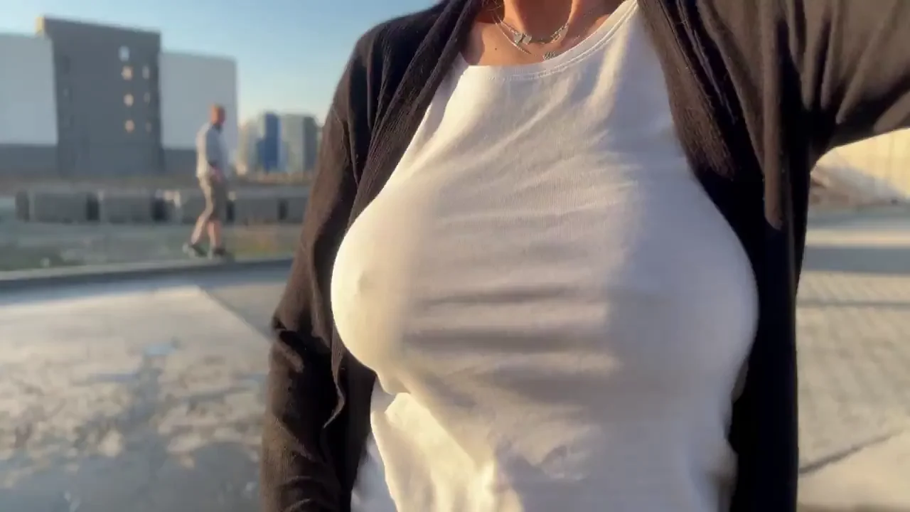 Quick Public Titty Drop Reveal 😈🍈🍈