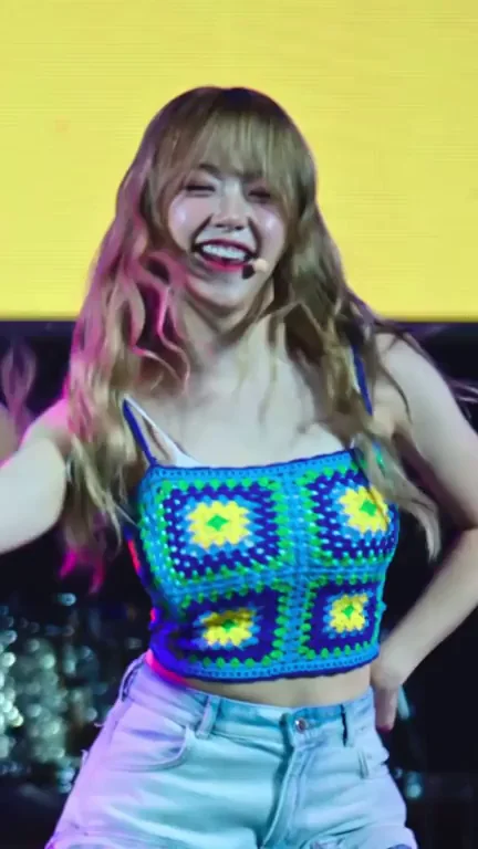 Cignature Jeewon's Slutty Stage Tease ðŸˆðŸˆ