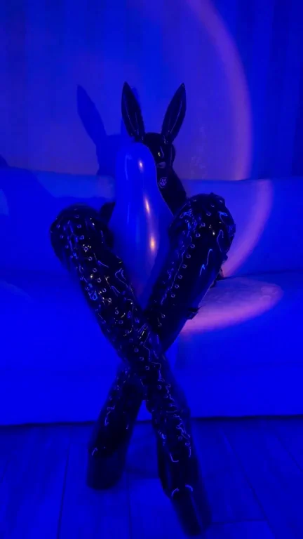 Wanna spend some time between my thighs? 😈