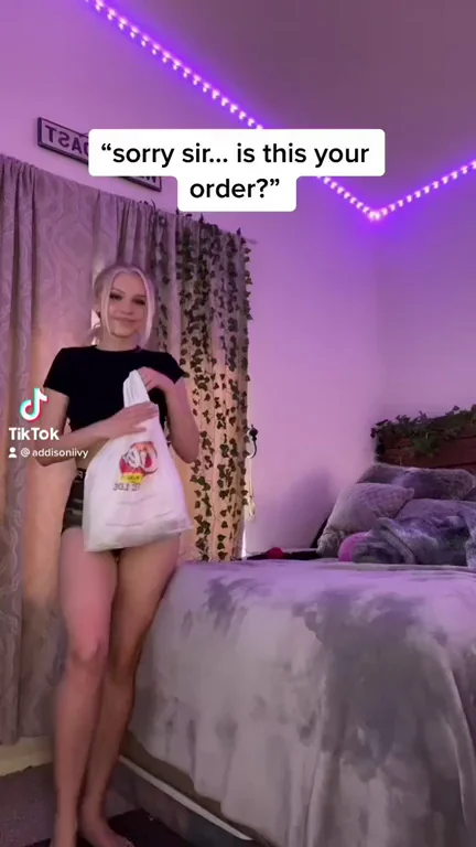 18YO TikTok Slut Jiggles Her Massive Tits in Delivery Tease