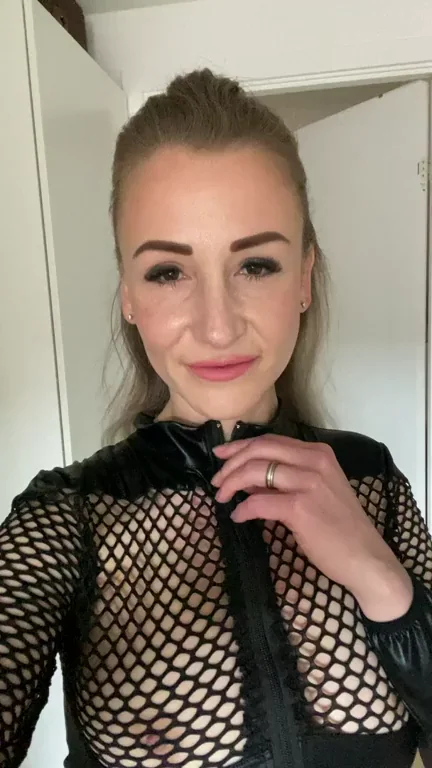 😈 Cheating Wife Teases in Fishnet While Hubby's at Work 🔥