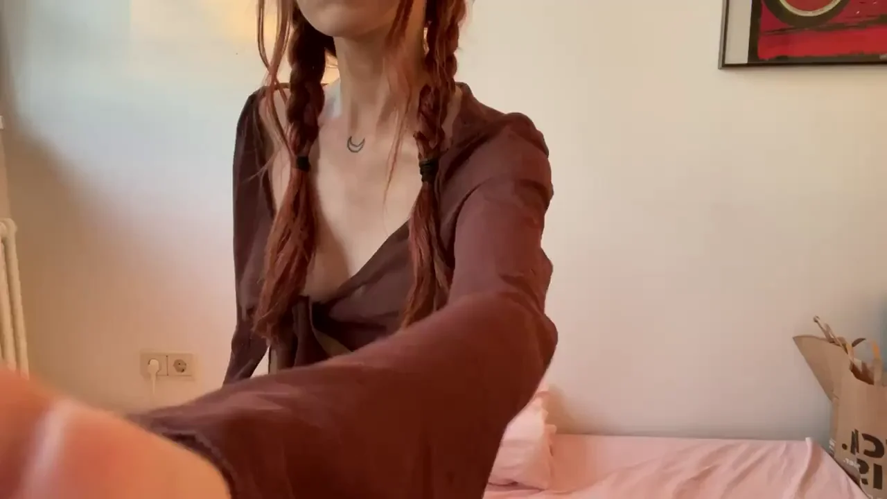 Would you date or fuck a petite flasher? 😁