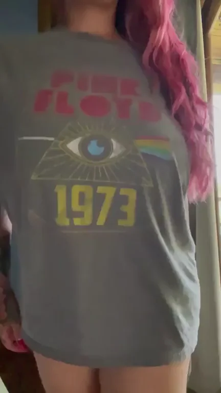 Curvy Pink-Haired Slut Begs: Fuck Me on Date One?