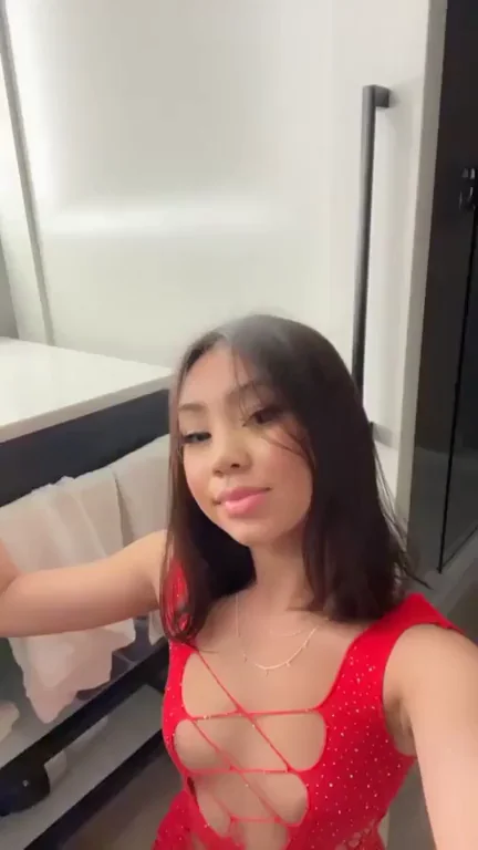 5'2 and 18| is that funsized enough? ðŸ¥°
