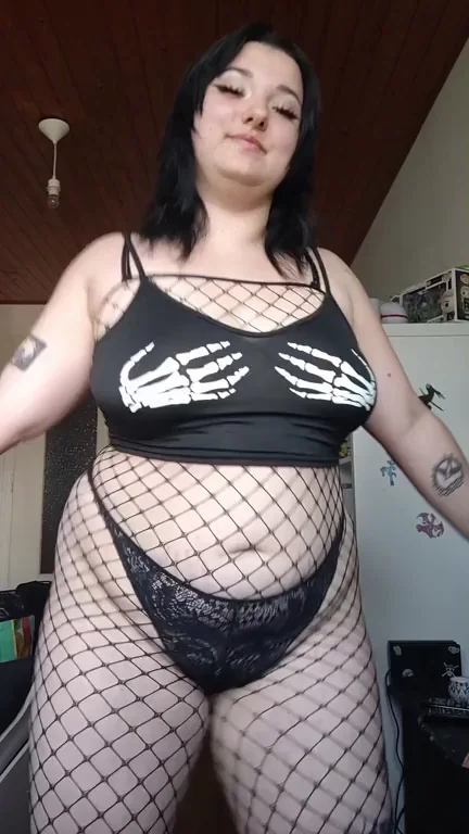 Inner Shakira Feels: Goth BBW Shakes Her Massive Tits & Fat Ass 🔥🍑