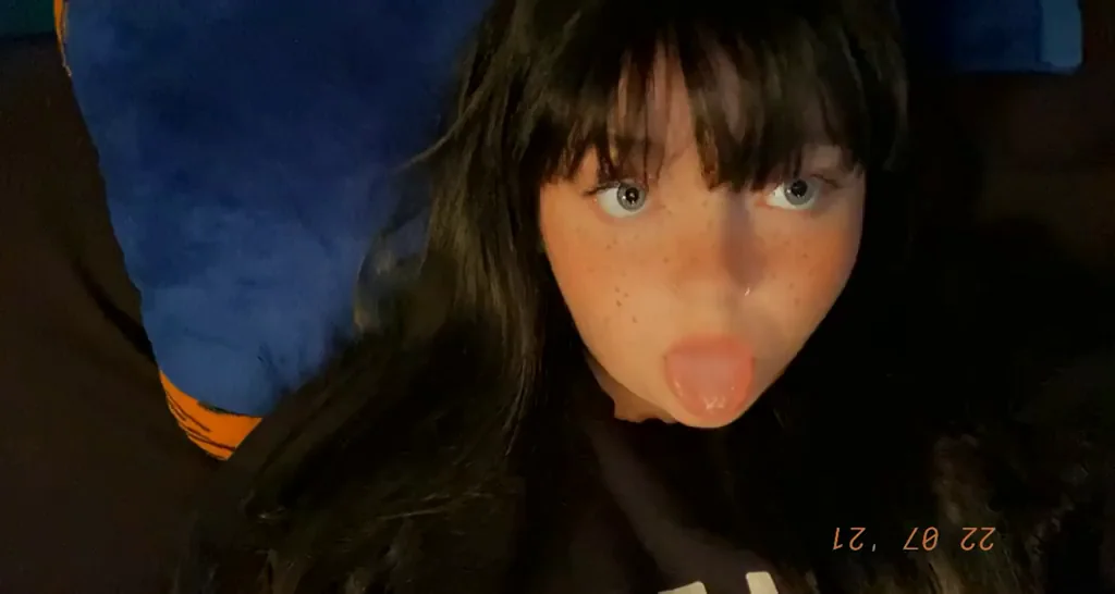 Play with my pussy for me?
