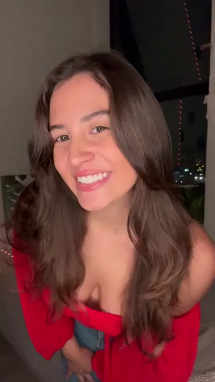 Hope you like Latina's ass for dinner 😁‹