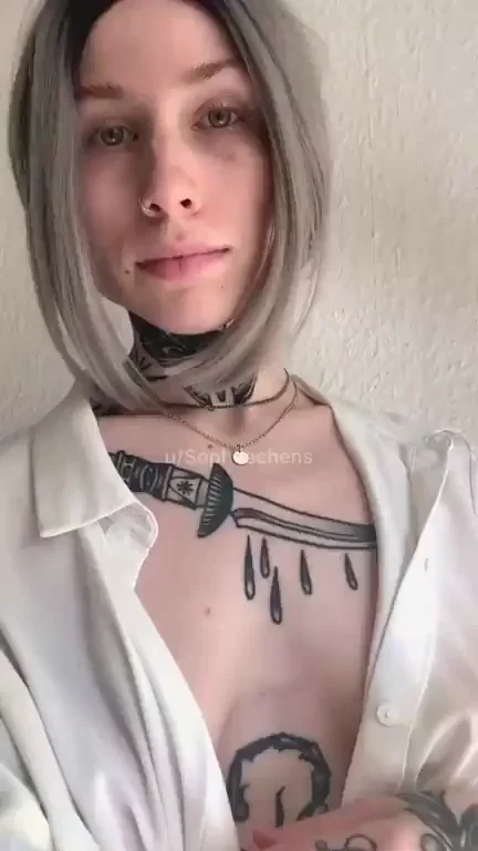 Cute tattoo girls exist, prove me wrong