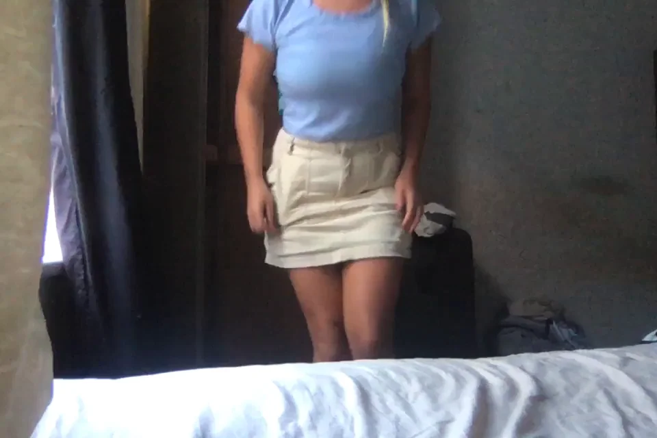 do you like strip teases? (f) (21)