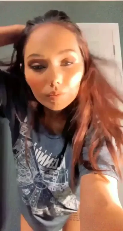 Petite Firecracker's Massive Tits Surprise: 5' Slut Drops the Tee for Epic Bounce!