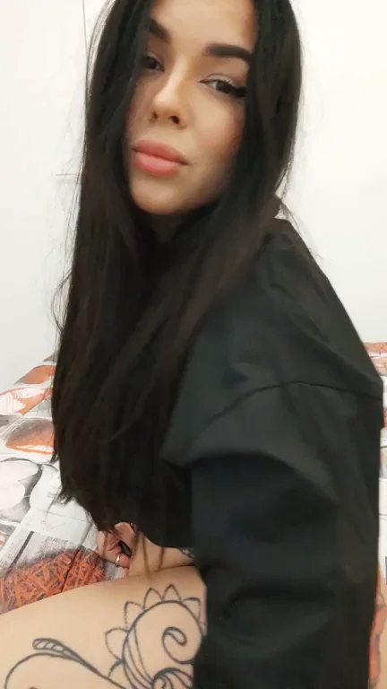 Petite Slut's Thick Ass Craves Your Tongue 🍑👅