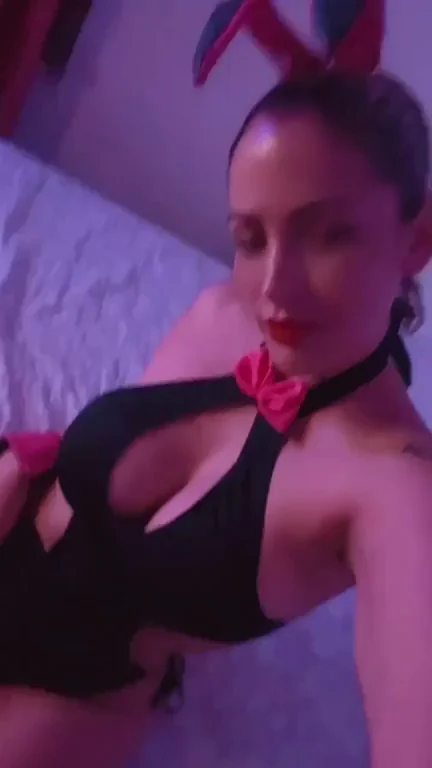 Nobody has made me cum tonight. Do you mind lending me a hand, baby? 👆…