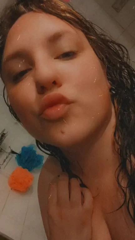 Your cock would look really good between these ðŸ’‹ðŸ©·