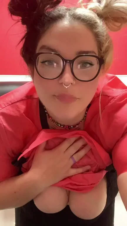 I heard you guys missed my work titties while I was gone ??