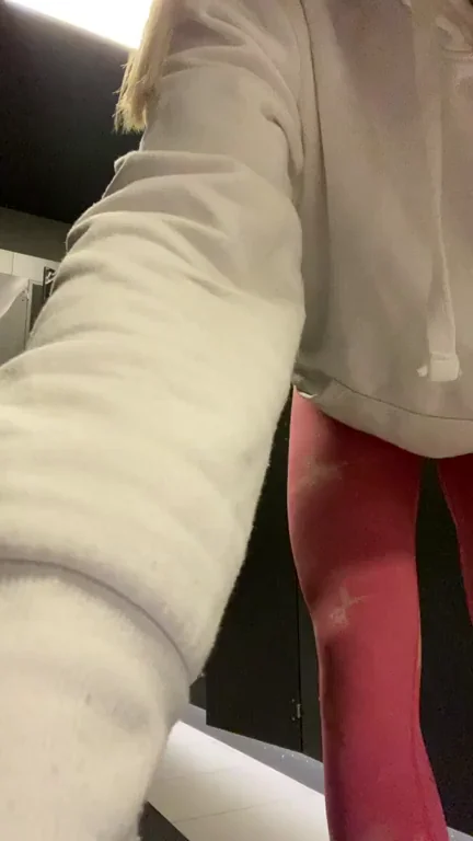 🍑 Craving My Juicy Ass as Your Dessert? 🔥