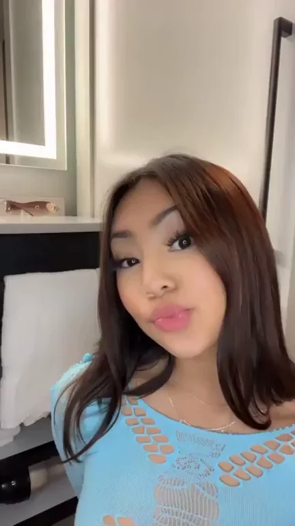 Would you clap my 18 year old bubble butt?â¤ï¸