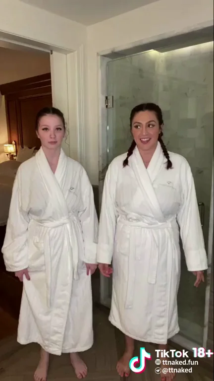 Hot MILFs Tease in Robes & Lace Lingerie 💦👯‍♀️