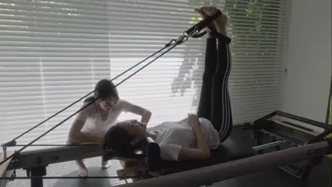 Jennie's beautiful cameltoe