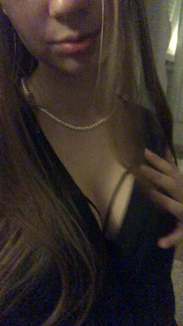 Watch Water Drip Down My Horny Asian Body 💦👅 Squatting Tease in Fishnets