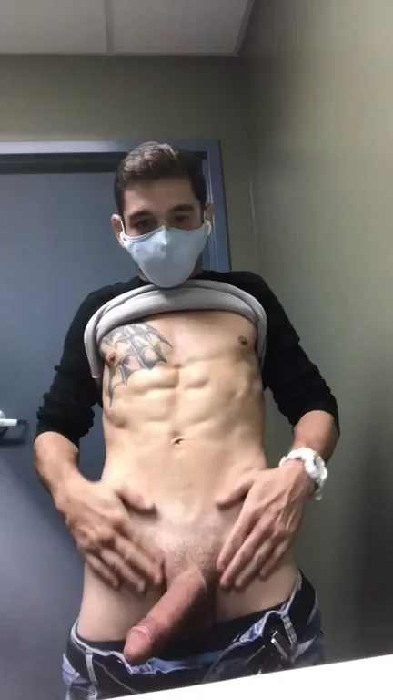 Masked Stud's 7-Inch Throb in Public Stall Tease