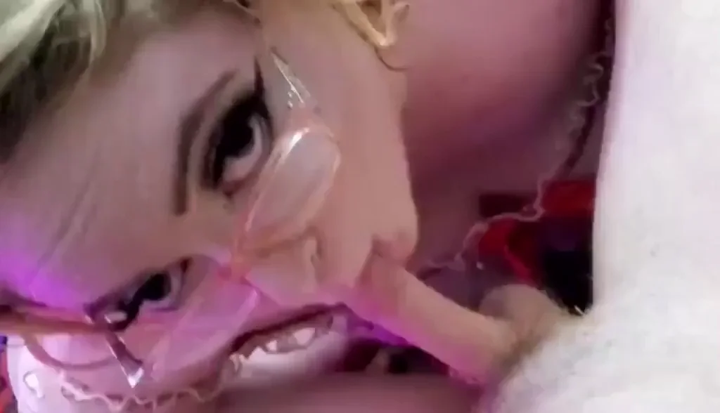 Craving Your Huge Cock: Slutty Glasses Girl Begs to Suck It Deep