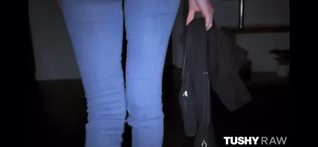 Riley Reid's Juicy Denim Ass Tease 🍑🔥