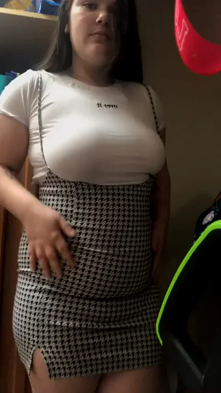 Curvy Babe's Juicy Titty Drop 🍈🍈🔥