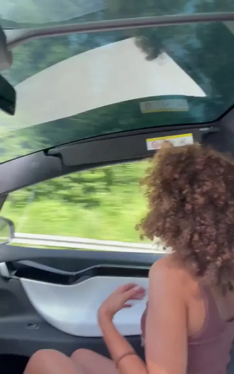 I saw this "Banana Chiquita" big truck and I couldn't not show my boobs to the driver! [F]