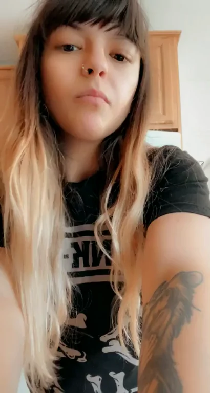 Roses Red, Violets Blue, Garlic Bread & Massive Titty Drop Surprise 😍🍞🔥