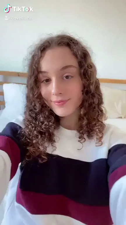 Fall in Love? Just Enjoy This Cute Young Slut's Tease 😍🔥