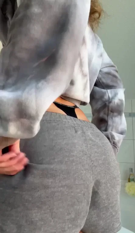 Perfect booty to sit on your face