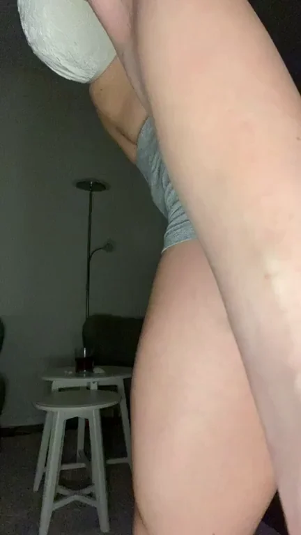 College Slut's Juicy Big Ass Tease: How You Doin Baby?
