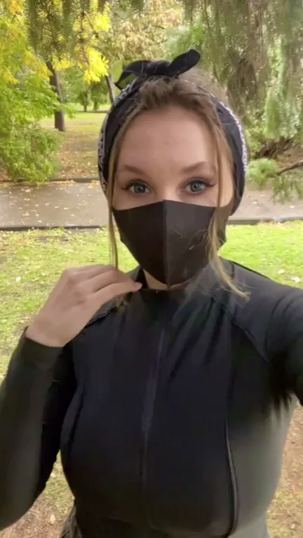Caught Flashing Monster Tits to Stranger in Park 😈🍑