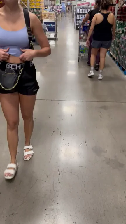 I make shopping fun 😁Š