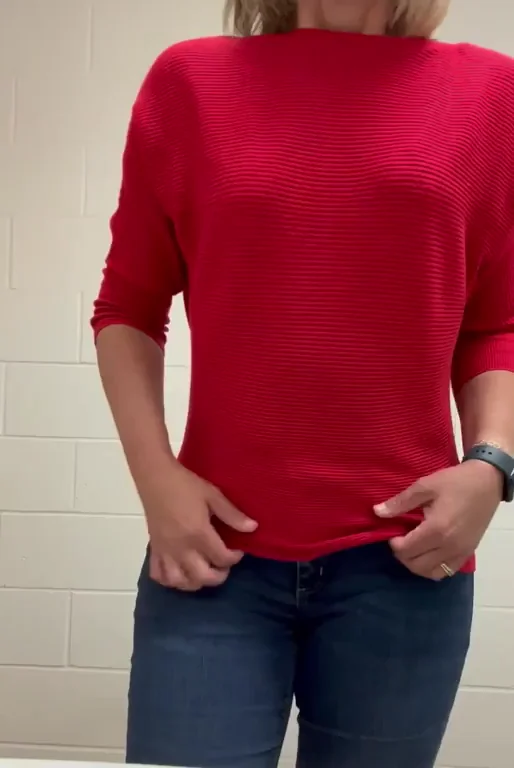 Let's get into trouble in the staff bathroom