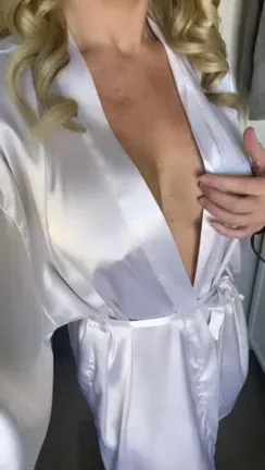 Love the way this feels on my naked body