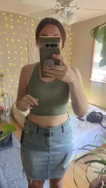 Naughty Wife's Monday Tease: Perky Small Tits & Mini Skirt 😘💦