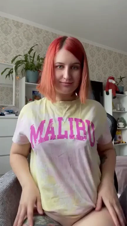 I like to pull my tits out of my bra so that everyone can see! [GIF]