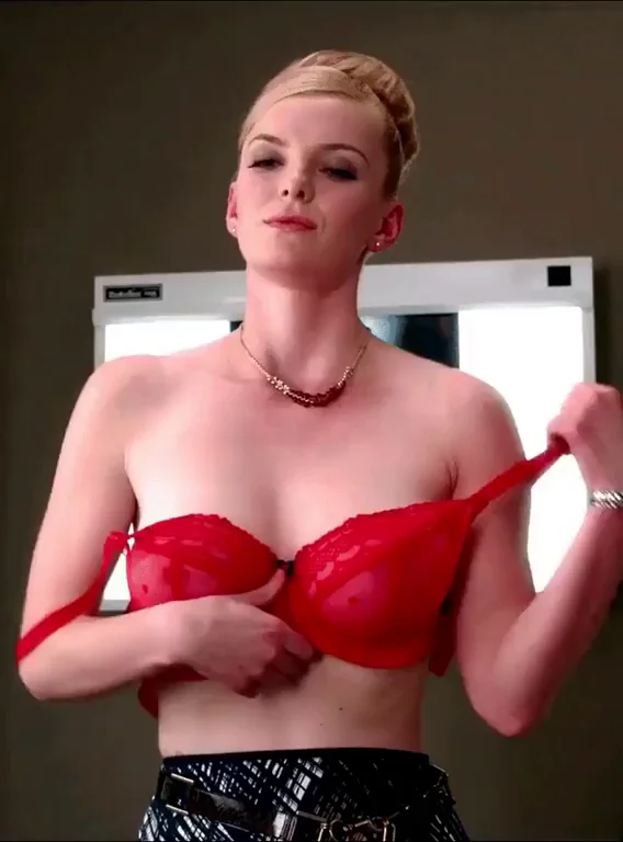 Betty Gilpin