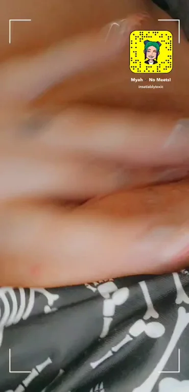 What do you wanna do with this wet pulsing pussy?? -> insatiablytoxic