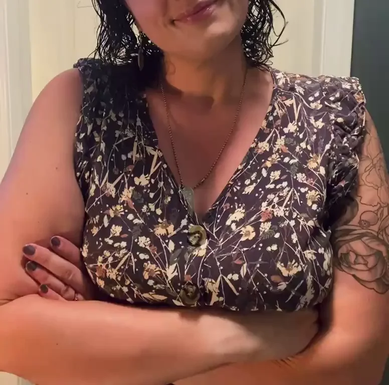 Thick 32F Slut's Massive Titty Drop Before Deployment