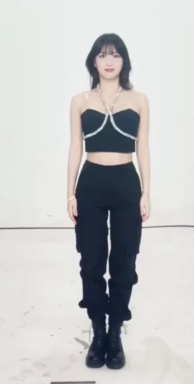 TWICE - Momo