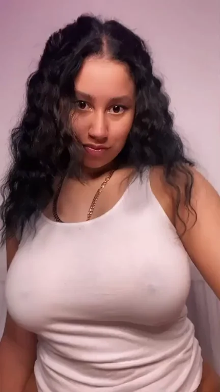 (F19) Tits Bounce, But That Thick Ass Claps Louder Tonight!