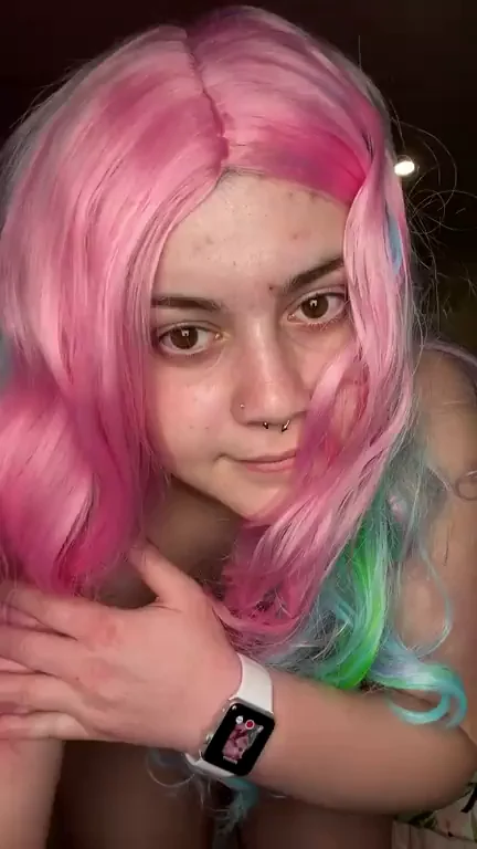 Chubby Pink-Haired Slut Shows Off Her Thick Bod ?🔥