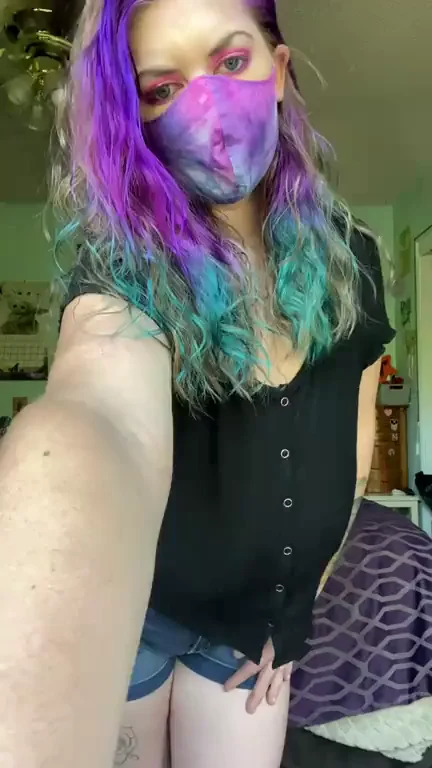 Haven’t shown my boobies off in a while. ?