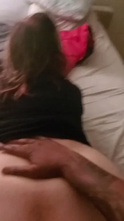 White Slut's Juicy Ass Waves on Massive BBC 🍑🍆💦