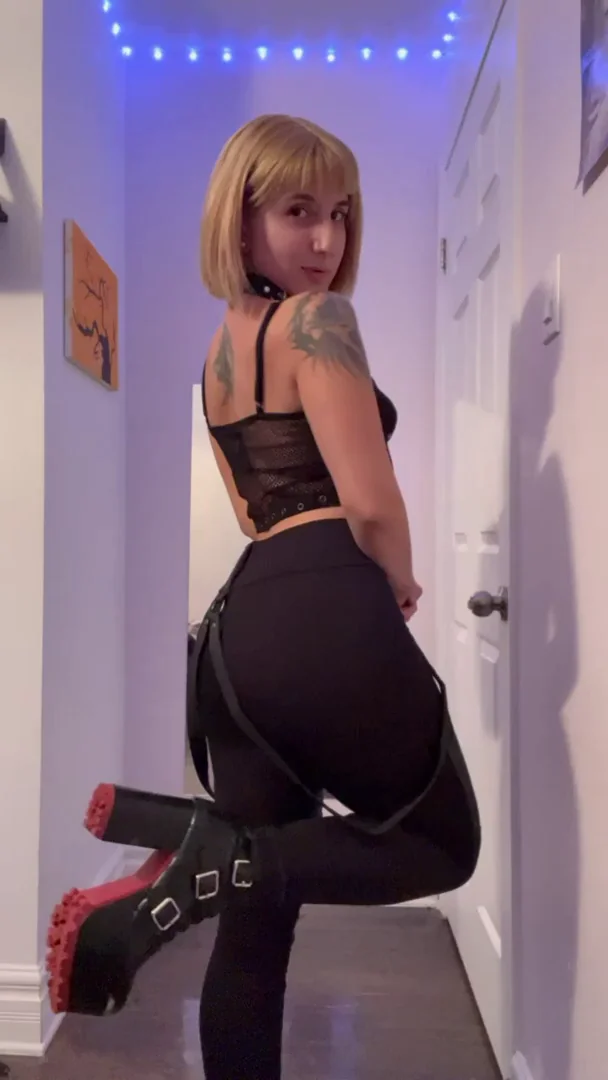 Thank Goodness for Leggings 🍑🔥