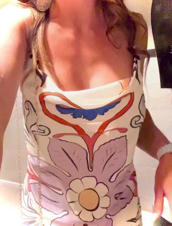 Dare me to flash you in the bathroom? 😁˜