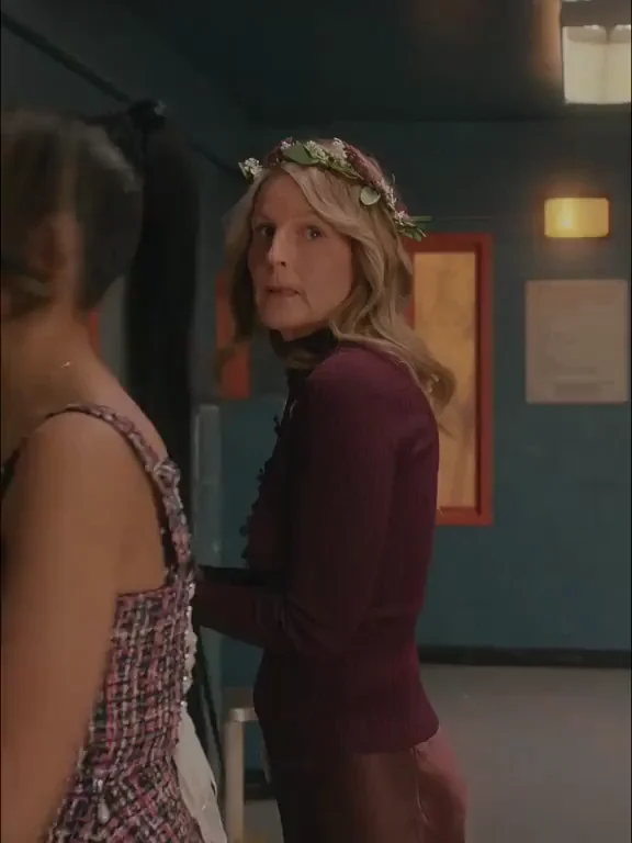 Helen Hunt's Hot 58-Year-Old Nude Flash Tease